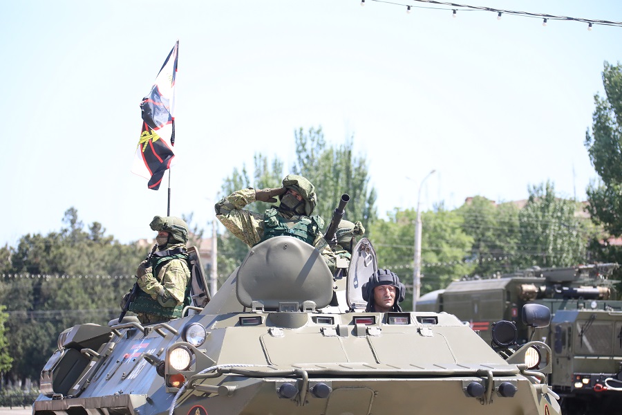 Военный Парад по случаю 79-й годовщины Победы в Великой Отечественной войне прошел в Каспийске